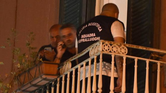 Diciassettenne uccide la madre adottiva a coltellate in pieno centro a Napoli