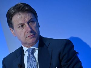 La recita di Conte: “Molti ci chiedono di mollare Draghi”. Ma i 5s sconfitti sono rassegnati