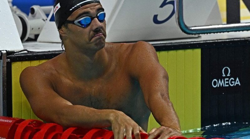 Nuoto, azzurri da sogno: Ceccon vince i 100 dorso con il record del mondo, Pilato oro a 17 anni nei 100 rana