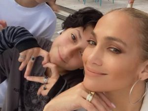 “Essi”. JLo presenta la figlia. E usa il pronome neutro