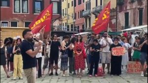 Caso Cloe Bianco, Zan in piazza con gli studenti: “Donazzan vergogna, Zaia la faccia dimettere”