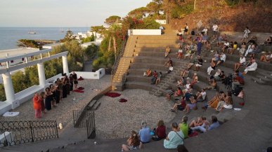 Sotto il cielo di Stromboli si spengono le luci per la Festa di Teatro eco logico