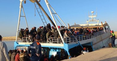 Coste italiane assediate: oltre 800 migranti arrivati in poche ore
