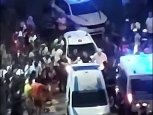 Accerchiati e aggrediti: l’assalto choc dei migranti a cinque vigili