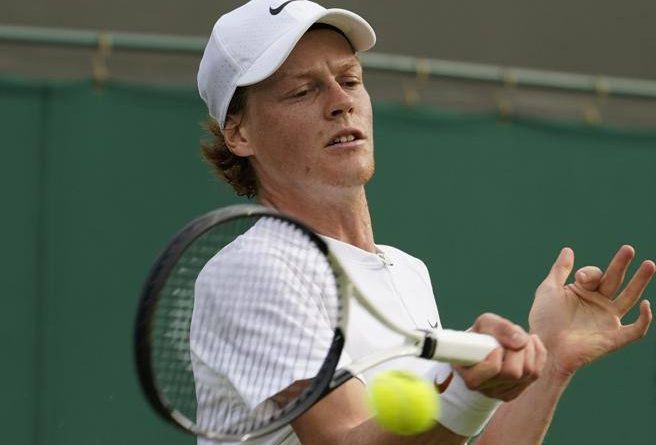 Jannik Sinner vince il secondo turno a Wimbledon, battuto Ymer