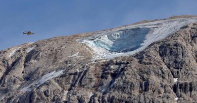 Marmolada, ricerche riprese con elicotteri e droni. I dispersi sono 13