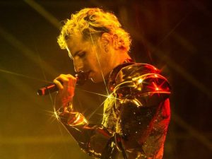 Lauro ritorna, un tour con un’orchestra (e gli Nft)
