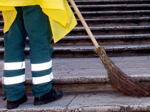 La scelta di Sabrina: “Farò la spazzina, non voglio il reddito grillino”