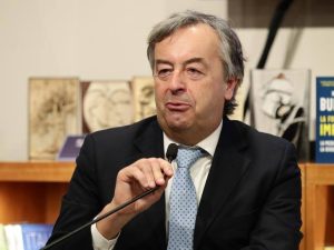Bufera social su Burioni,  l’accusa: body shaming contro una ragazza  Meloni: «Chiedi scusa»