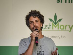 “Avvisiamo le forze dell’ordine”. Cosa rischia adesso Santori