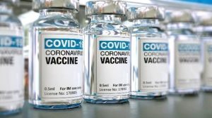 Quarta dose e nuovi vaccini d’autunno, cosa c’è da sapere