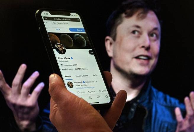 Twitter fa causa a Musk: «Non può tirarsi indietro» Ma lui ironizza sui profili fake