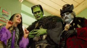 The Munsters, è pronto il trailer lungo del film commedia di Rob Zombie