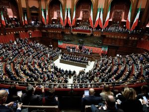 La conta in Parlamento: ecco chi sta con Draghi e chi no