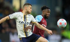 Everton, colpo Cornet in arrivo
