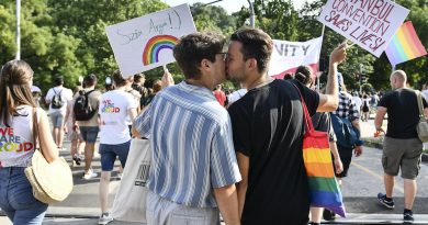 La Commissione Europea ha denunciato l’Ungheria alla Corte di giustizia dell’Unione Europea per una contestata legge sull’omosessualità approvata nel 2021