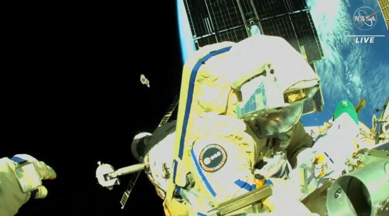 AstroSamantha, passeggiata spaziale di 7 ore: è la prima europea tra le stelle