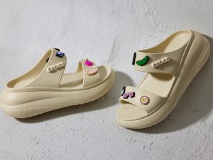 Questi sandali Crocs mi hanno fatto ottenere il maggior numero di complimenti quest’estate