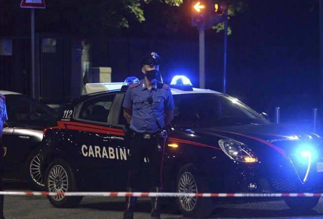 Omicidio-suicidio tra Lombardia e Canton Ticino: uccide il compagno della ex, spara a lei e poi si ammazza