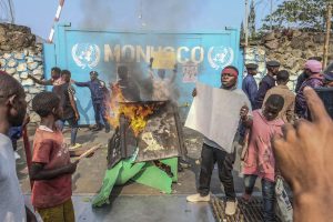 Almeno dieci persone sono morte nella Repubblica Democratica del Congo durante le proteste contro una missione di pace dell’ONU