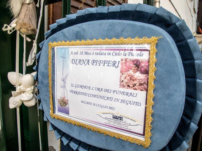 Diana Pifferi, oggi il funerale della bimba abbandonata dalla mamma Alessia e morta di stenti. L’appello: «Indossate una maglia bianca»