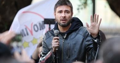 M5s, Di Battista candidato? A bloccarlo c’è un cavillo