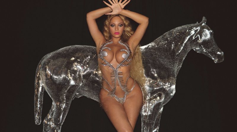 Beyoncè’s Naked Renaissance Armor Came With an Instruction Manual