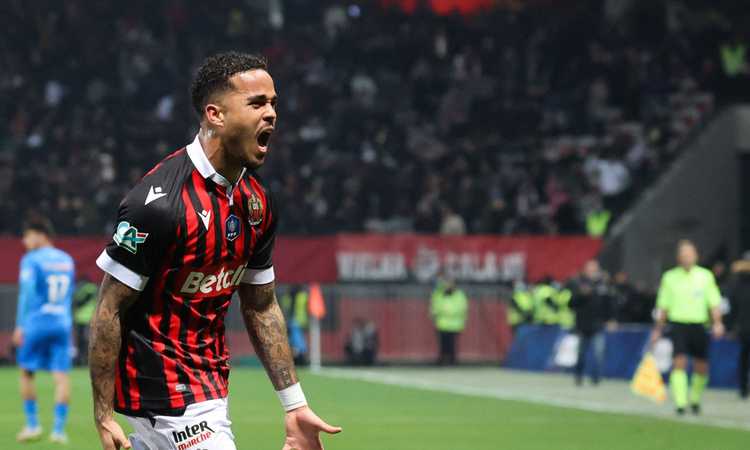 Roma, forte pressing per Kluivert: contatti avviati