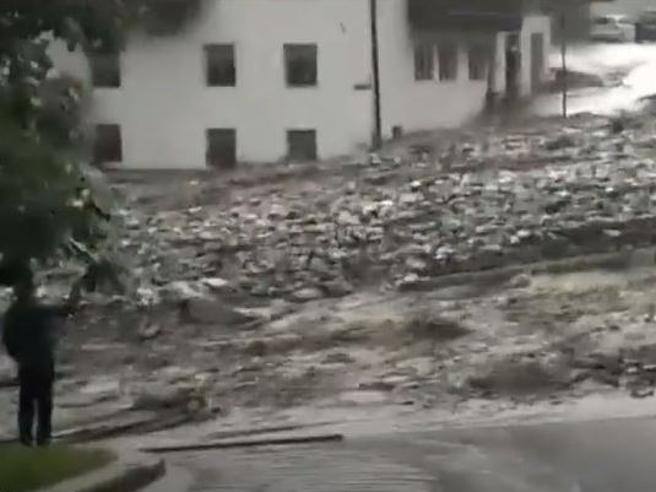Maltempo frane e strade chiuse: in val di Fassa già 100 evacuati
