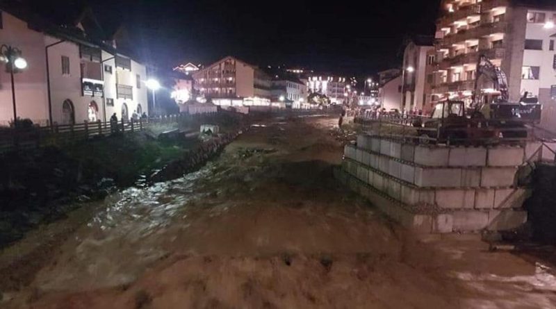 Maltempo: evacuati alberghi e case in val di Fassa per frane e allagamenti