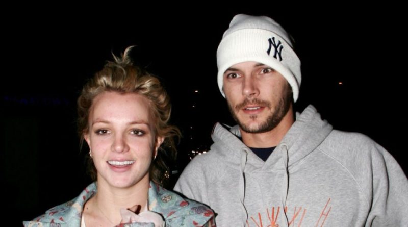 Britney Spears, l’ex marito Kevin Federline: “I figli non la vogliono vedere da mesi. Mi sono scusato con loro per le sue foto senza veli”. La cantante replica così