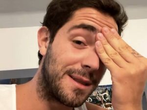 “Idiota”, “Rispondiamo col sorriso”. E ora Zorzi insulta Salvini
