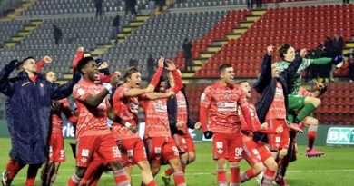 Serie A, lotta salvezza: Cremonese e Lecce rischiano subito la retrocessione, per i bookie alla Salernitana serve un'altra impresa