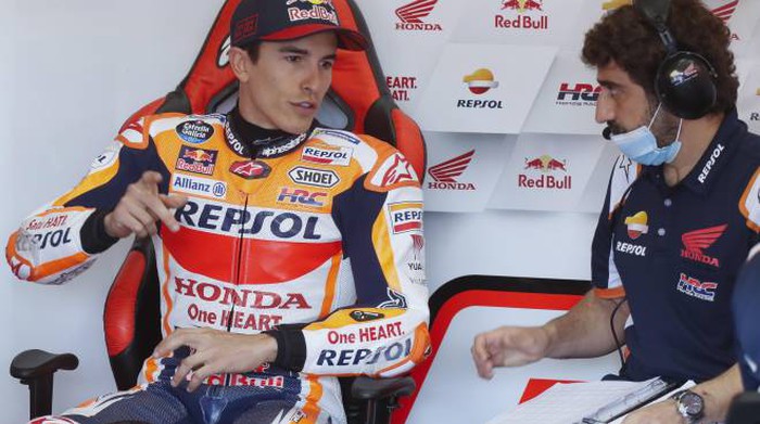 MotoGp, Marquez nel box della Honda in Austria: “Quando torno? Presto per dirlo”