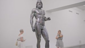 Cinquant’anni fa la scoperta dei Bronzi di Riace: viaggio nel mondo dei guerrieri venuti dall’antica Grecia