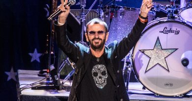 Ringo Starr Baffles Internet With Feet Pics