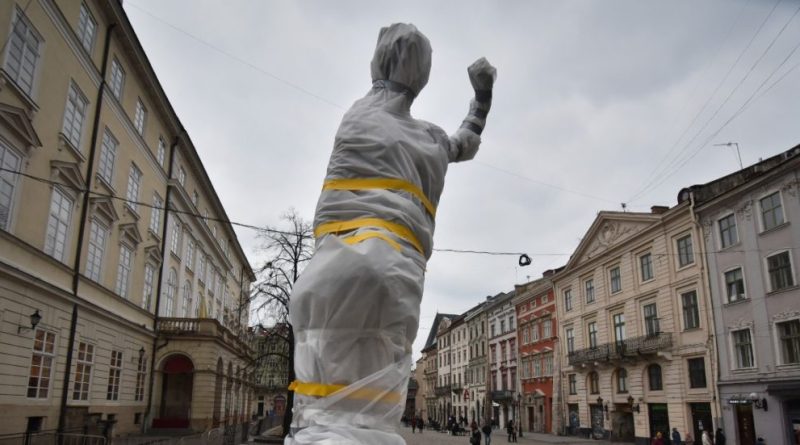 “Mosca vuole distruggere la cultura ucraina”. Un progetto per mappare e ricostruire le opere d’arte distrutte dai russi