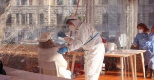 Coronavirus, ultime notizie: in Italia 9.894 nuovi casi e 42 morti