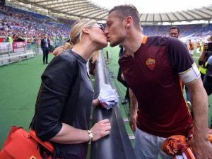 “È successo qualcosa di grave…”. La rivelazione su Totti e Ilary