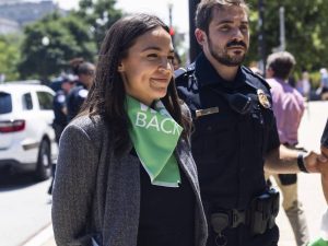 Ocasio-Cortez e gli altri: l’ala socialista che rischia di costare cara a Biden