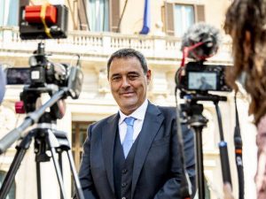 Bollette, il presidente dell’Autorità: «L’autunno sarà difficile per aziende e famiglie. Serve tetto ai prezzi»