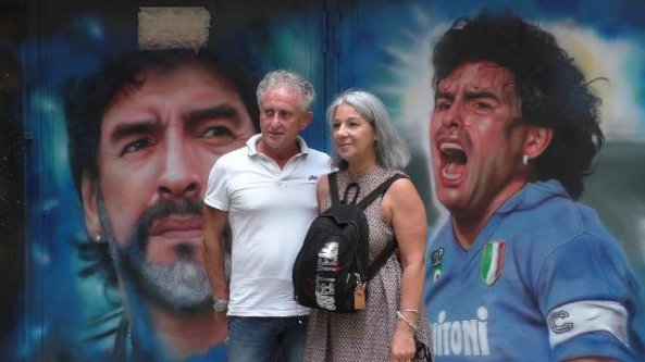 Boom di turisti per il murale di Maradona ai Quartieri Spagnoli
