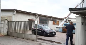 Incidenti sul lavoro, muore 28enne travolto da una lastra d’acciaio
