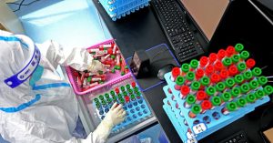 Covid, in arrivo nuove regole sull’isolamento dei positivi