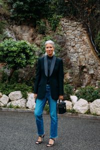 The Best Straight Leg Jeans are Stylish and Versatile