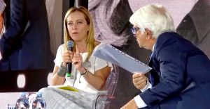 Meloni: “Di Maio mi fa impazzire, va in giro a screditare l’Italia per racimolare qualche voto. Letta? Pur di governare lo farebbe sulle macerie”