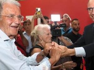 La foto Letta-Prodi diventa l’emblema di una sinistra che parte sconfitta