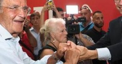 La foto Letta-Prodi diventa l’emblema di una sinistra che parte sconfitta