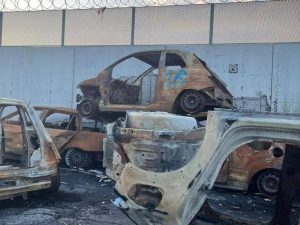 Allarme racket e degrado 22 carcasse di auto accanto all’Ortomercato