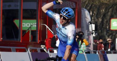 Vuelta 2022, tappa 11: vince Groves. Fuori Alaphilippe. Classifica e ordine d’arrivo